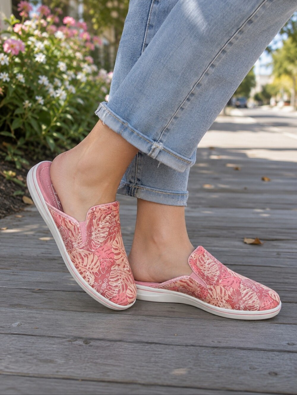 Clarks Breeze Shore Slip-On Size 8